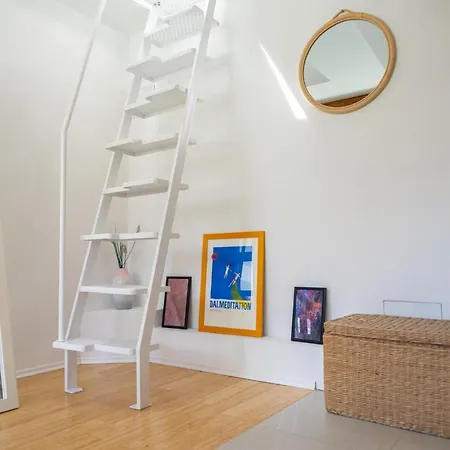 Cool Attic W Gallery In The Heart Of 스플리트