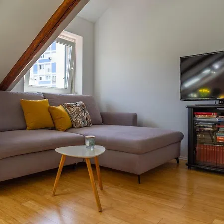 아파트 Cool Attic W Gallery In The Heart Of