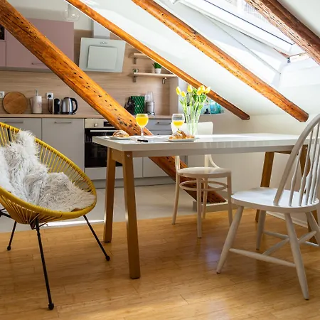 Cool Attic W Gallery In The Heart Of * 스플리트