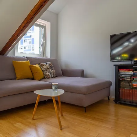 Cool Attic W Gallery In The Heart Of * 스플리트