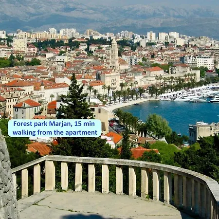 Cool Attic W Gallery In The Heart Of Lejlighed *