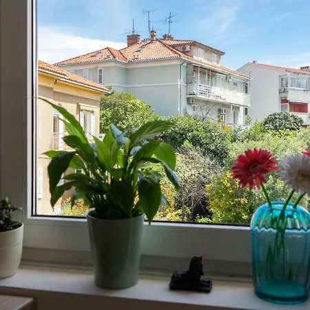 Lejlighed Cool Attic W Gallery In The Heart Of