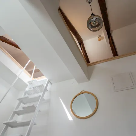 Cool Attic W Gallery In The Heart Of