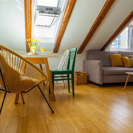 Cool Attic W Gallery In The Heart Of Apartamento Split