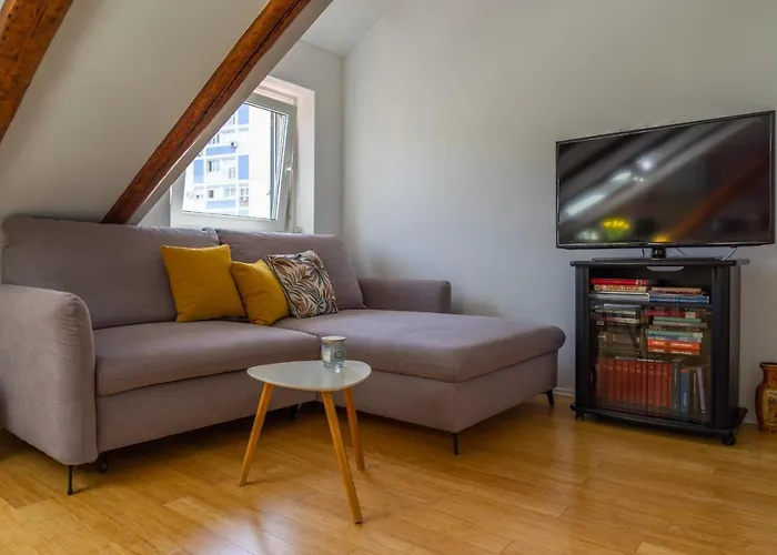 Lejlighed Cool Attic W Gallery In The Heart Of