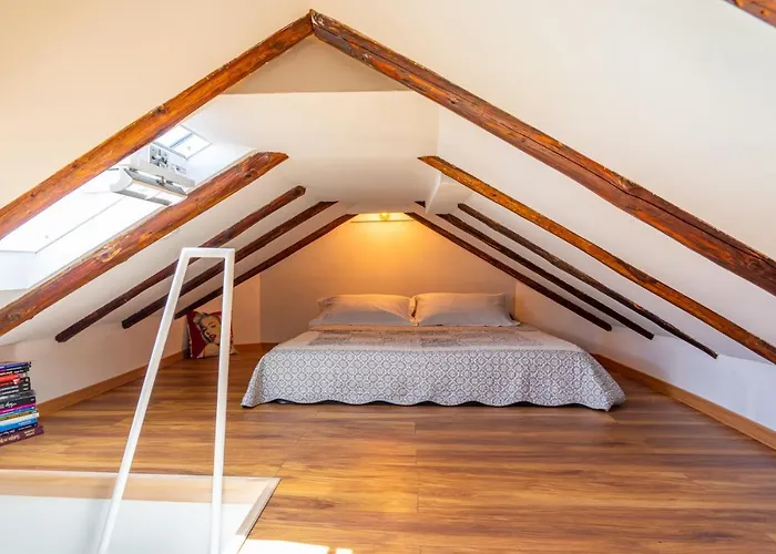 Lejlighed Cool Attic W Gallery In The Heart Of *