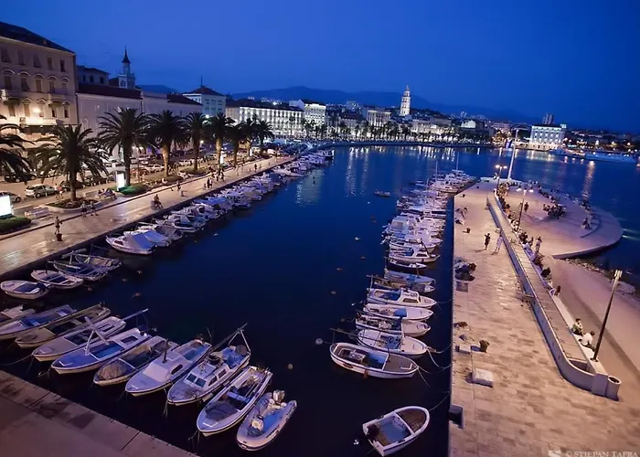 Cool Attic W Gallery In The Heart Of Split