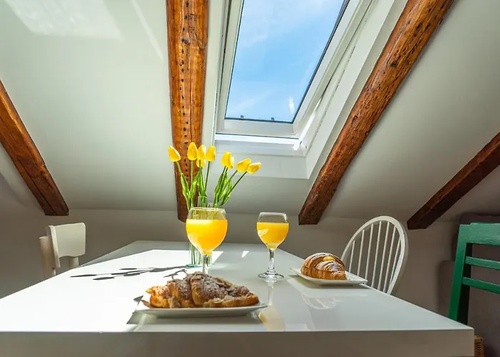 Lejlighed Cool Attic W Gallery In The Heart Of