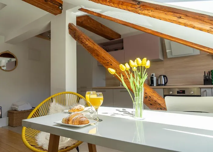 Cool Attic W Gallery In The Heart Of *