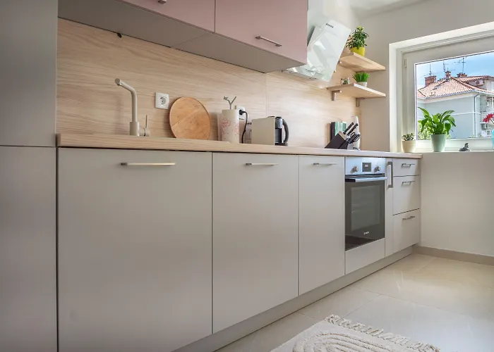 Cool Attic W Gallery In The Heart Of Split