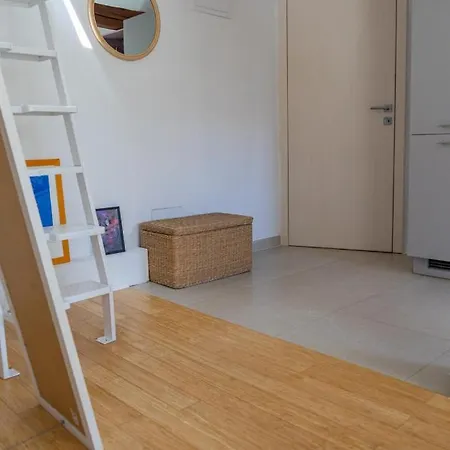Cool Attic W Gallery In The Heart Of Apartamento Split