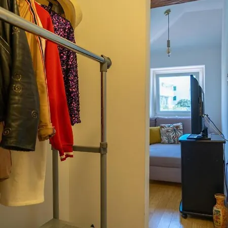 Cool Attic W Gallery In The Heart Of Apartamento Split